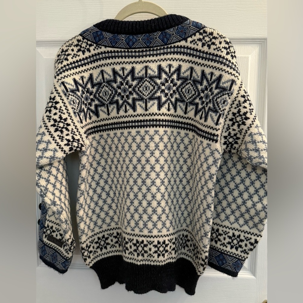 Dale of Norway Women's Cardigan - Navy and Cream - Picture 2 of 6
